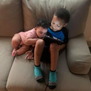 Meet your Posher, Davette